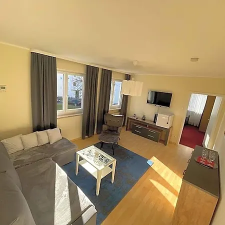 Leitner Hotel *