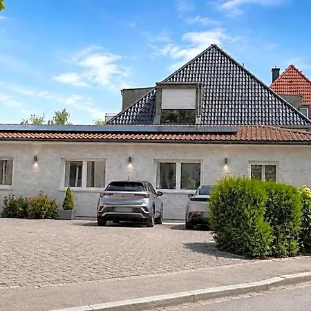 Leitner Hotel *